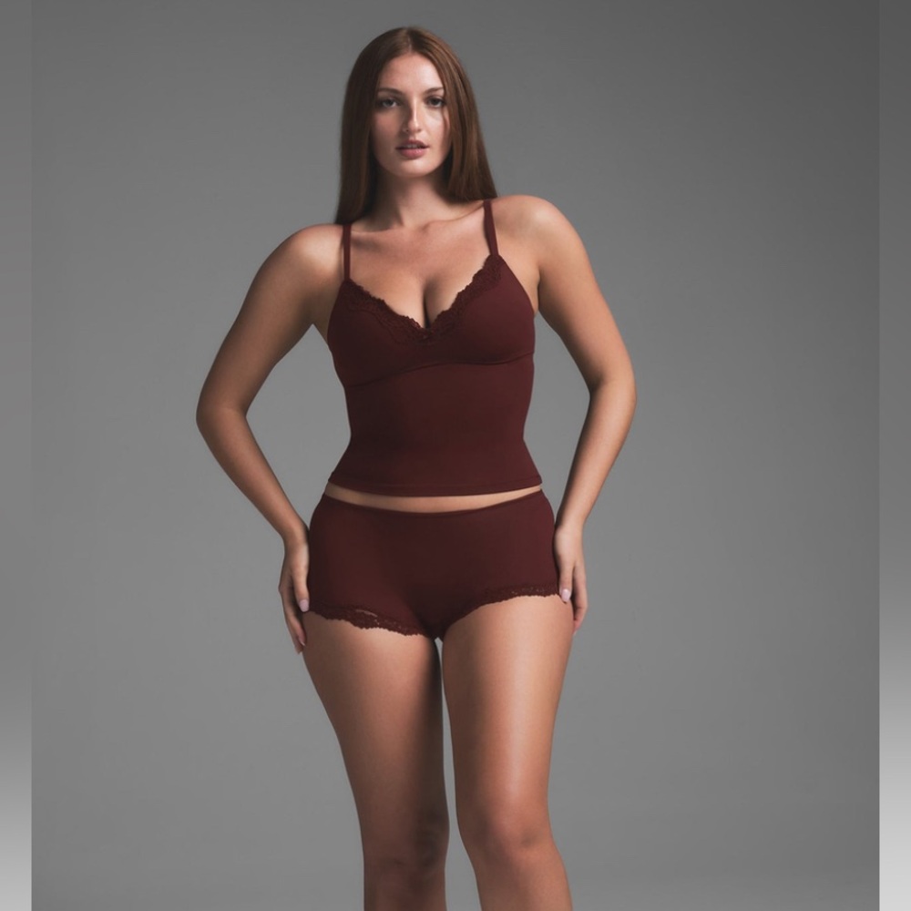 SKIMS fits everybody push up tank